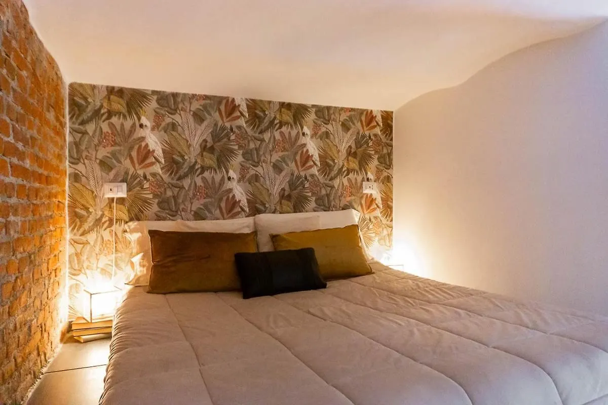 Garibaldi-Isola Station Elegant Suite Milan 0*,  Italy